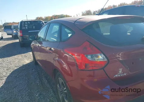 2014 Ford Focus Se z USA, uszkodzony, nr VIN 1FADP3K29EL425421